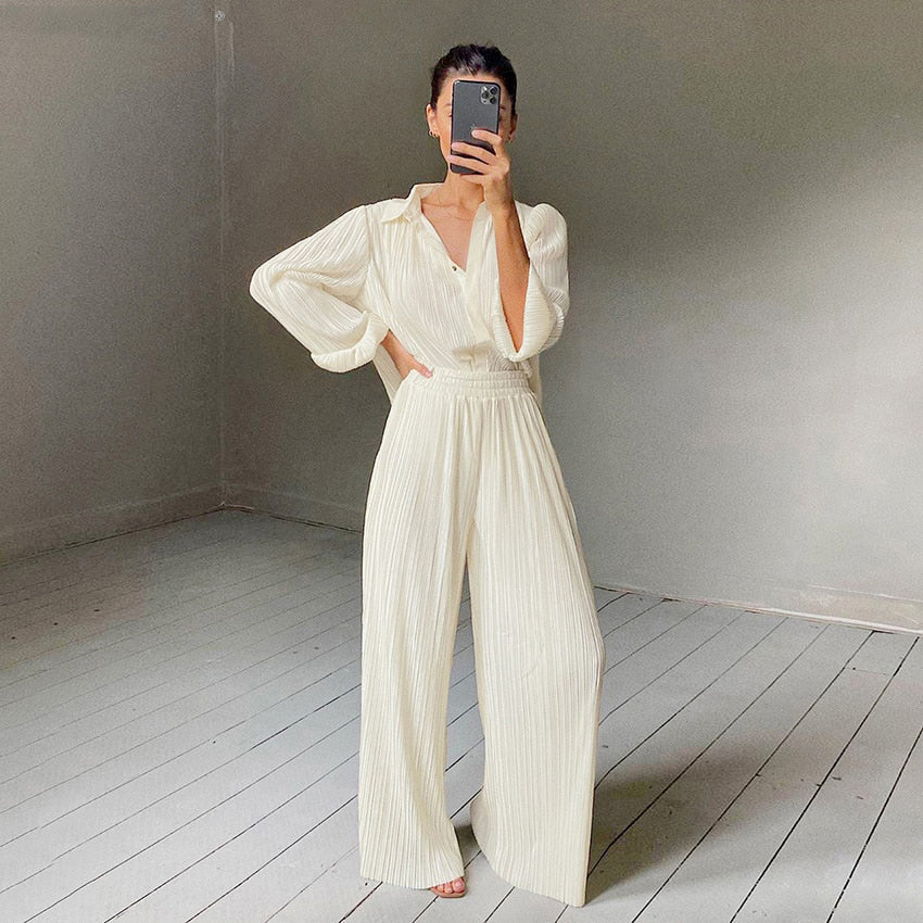 סט חולצה מכופתרת ומכנסיים ארוכים