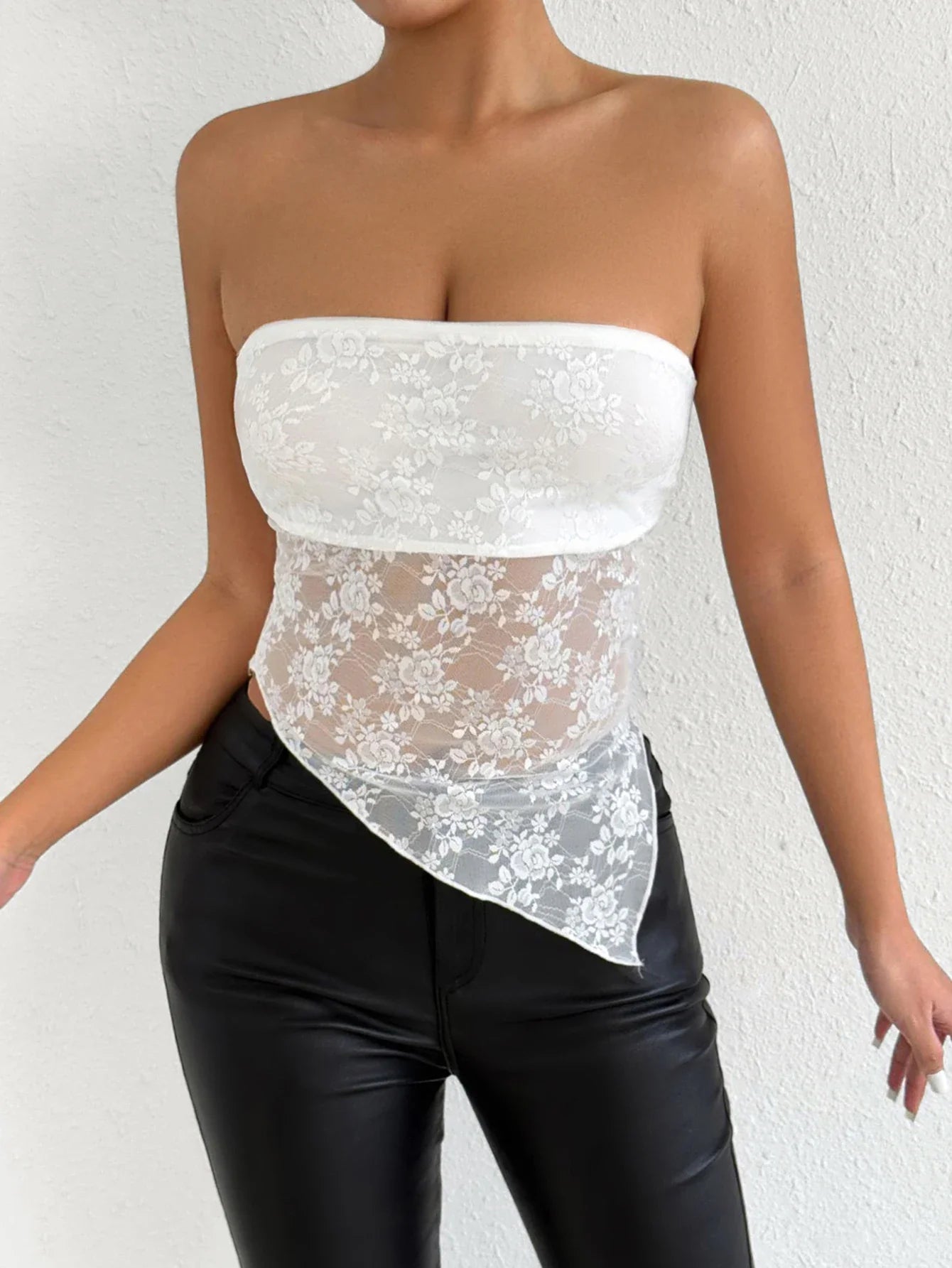 טופ תחרה סטרפלס