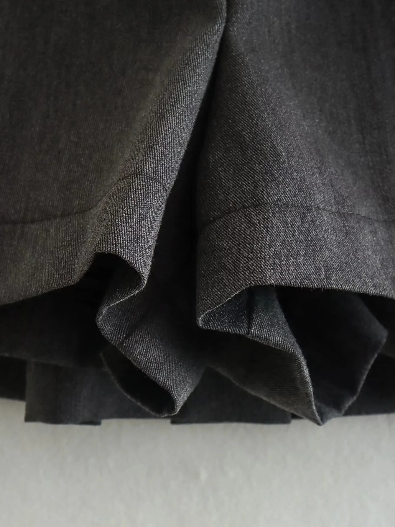 חצאית דגם נירה