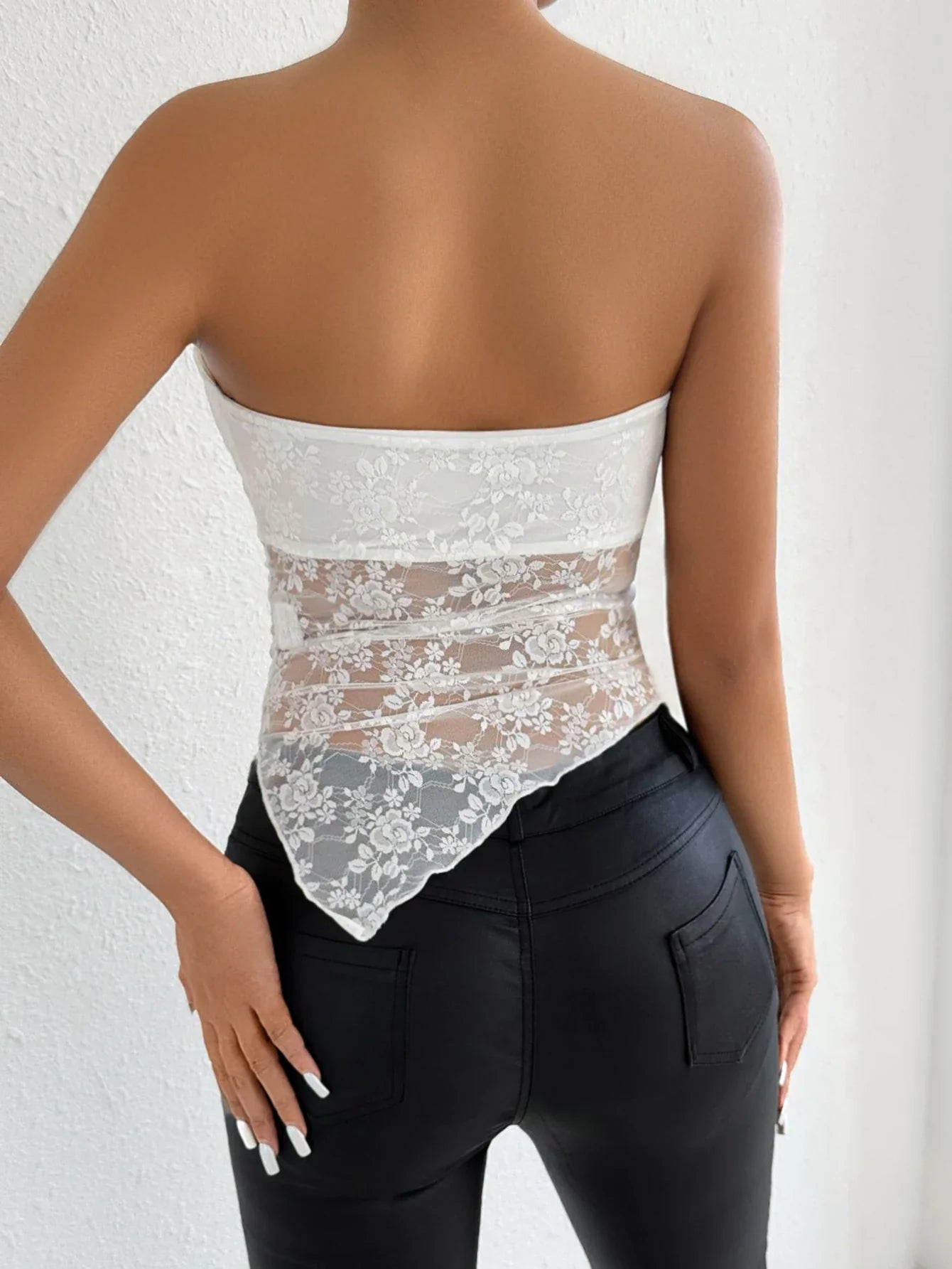 טופ תחרה סטרפלס